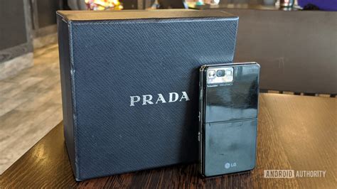 2006 lg prada touchscreen phone.